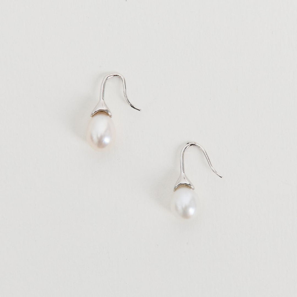 ODETTE PEARL EARRINGS