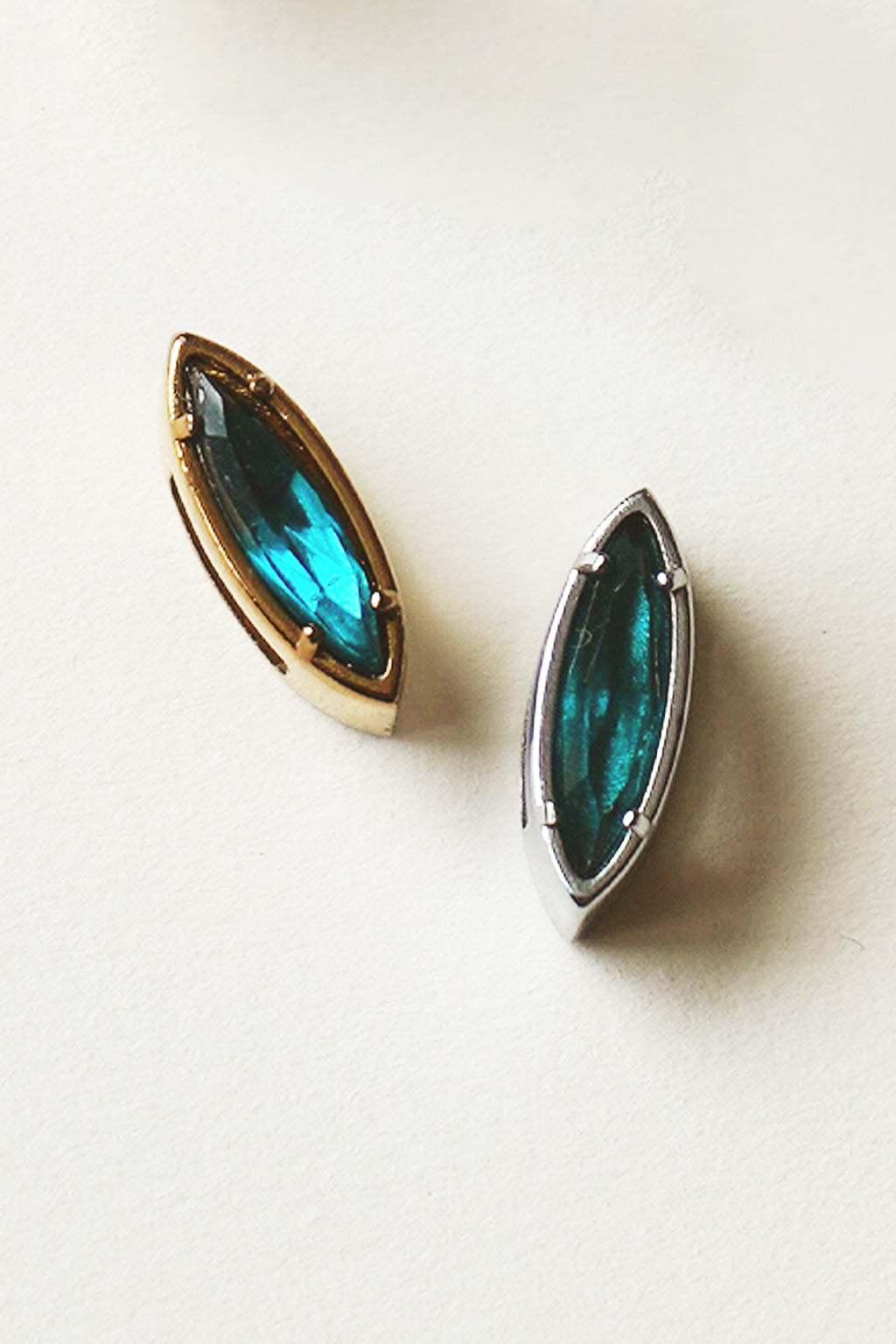 month by month birthstone slider