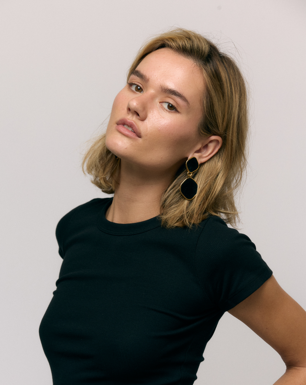 ALMA CLIP-ON EARRINGS - image 13