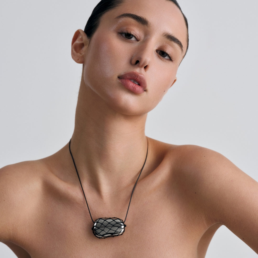 JULIA NET NECKLACE - image 7