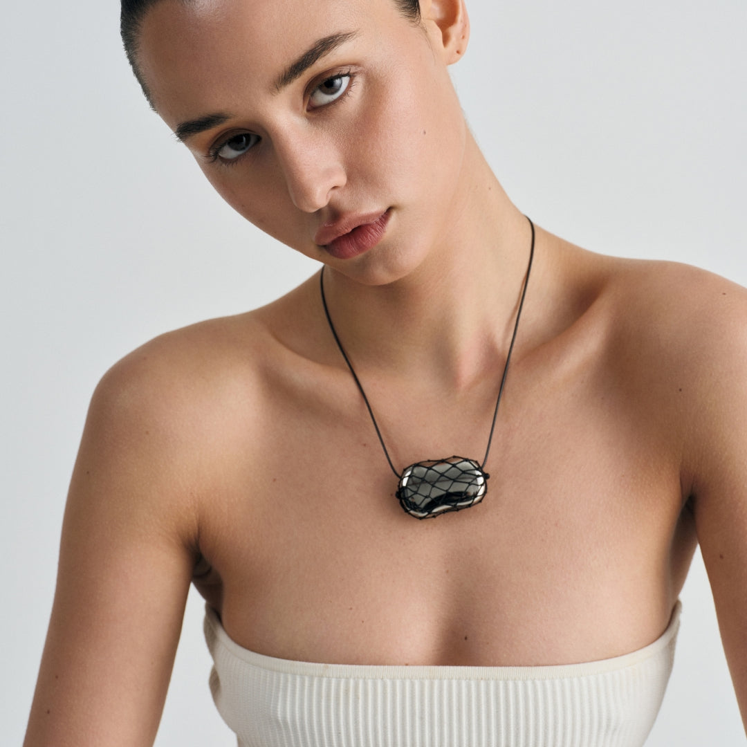 JULIA NET NECKLACE - image 5