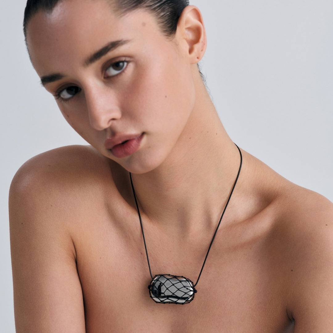 JULIA NET NECKLACE - image 6