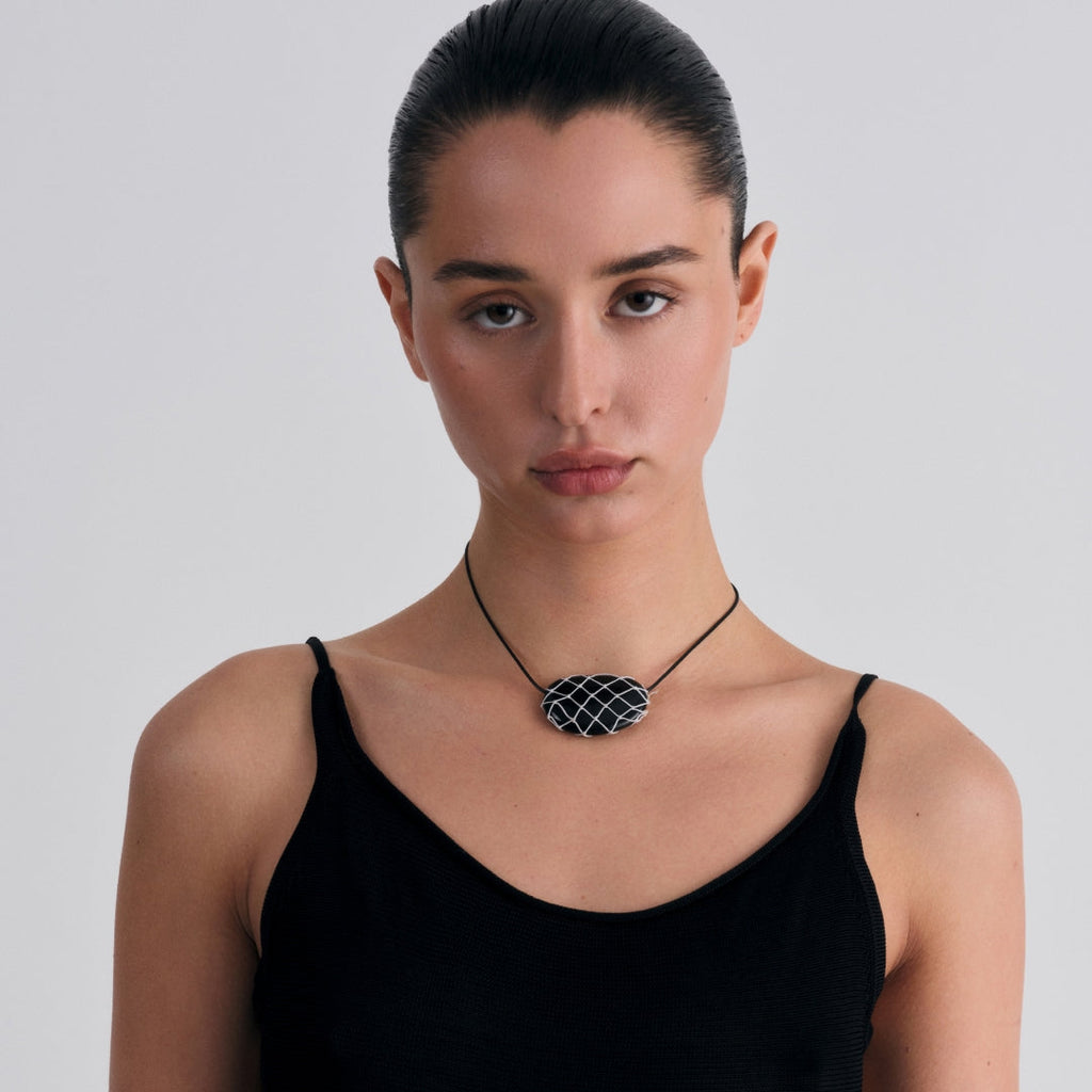JULIA NET NECKLACE - image 11