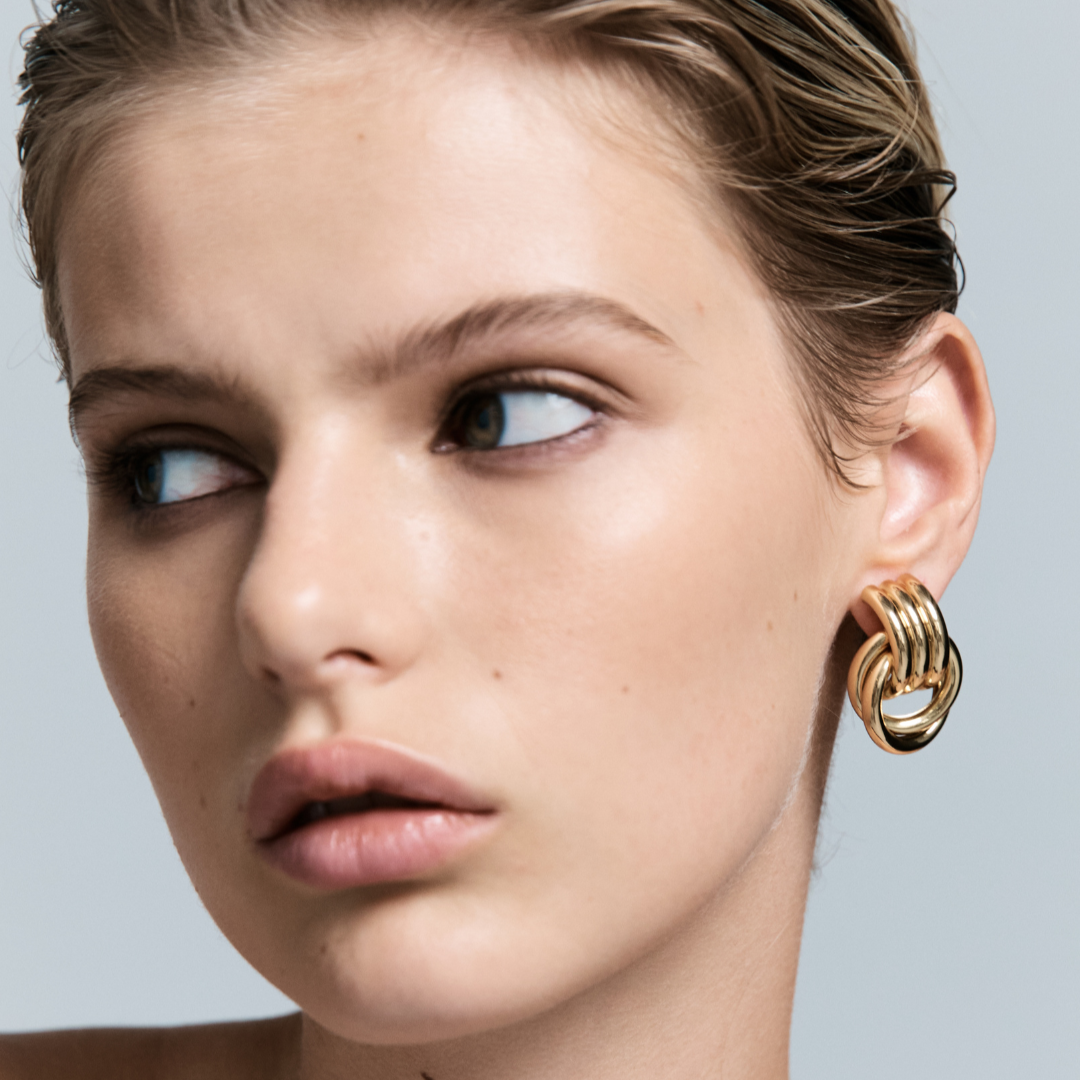 MINI KNOT EARRINGS - image 16