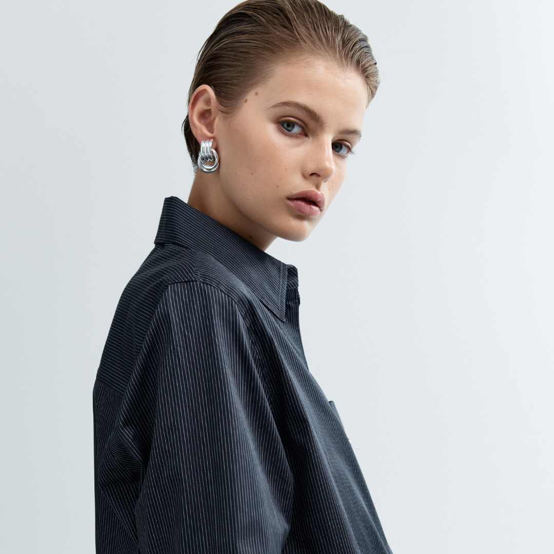 MINI KNOT EARRINGS - image 13