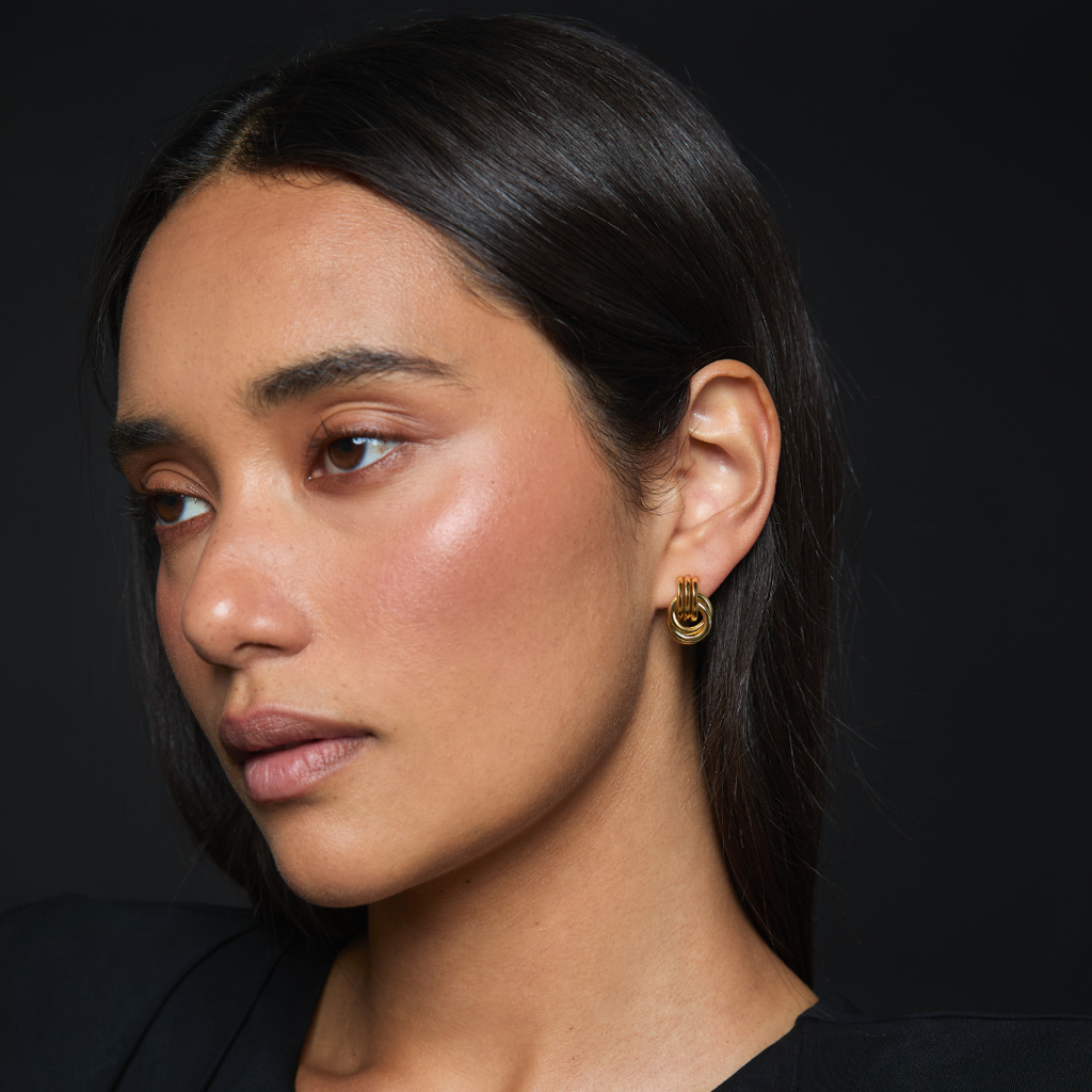 MICRO KNOT EARRINGS - image 9