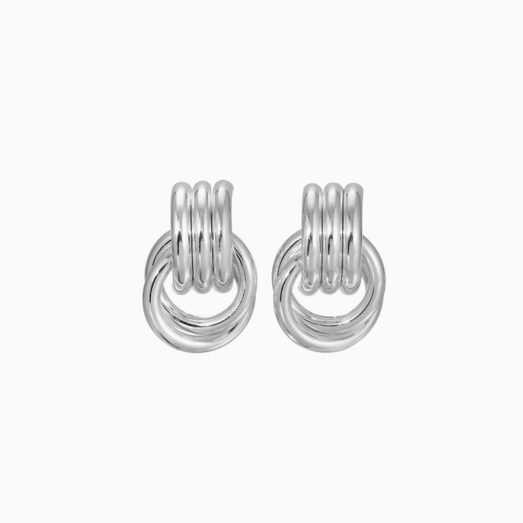 MINI KNOT EARRINGS - image 3