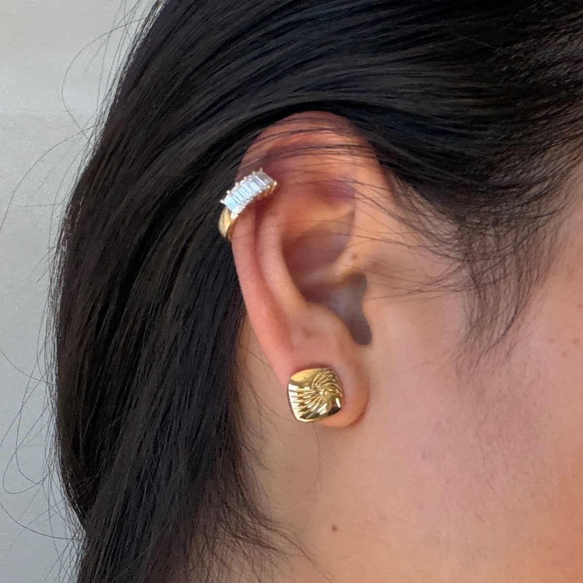 MINI TABI EARRINGS - image 4