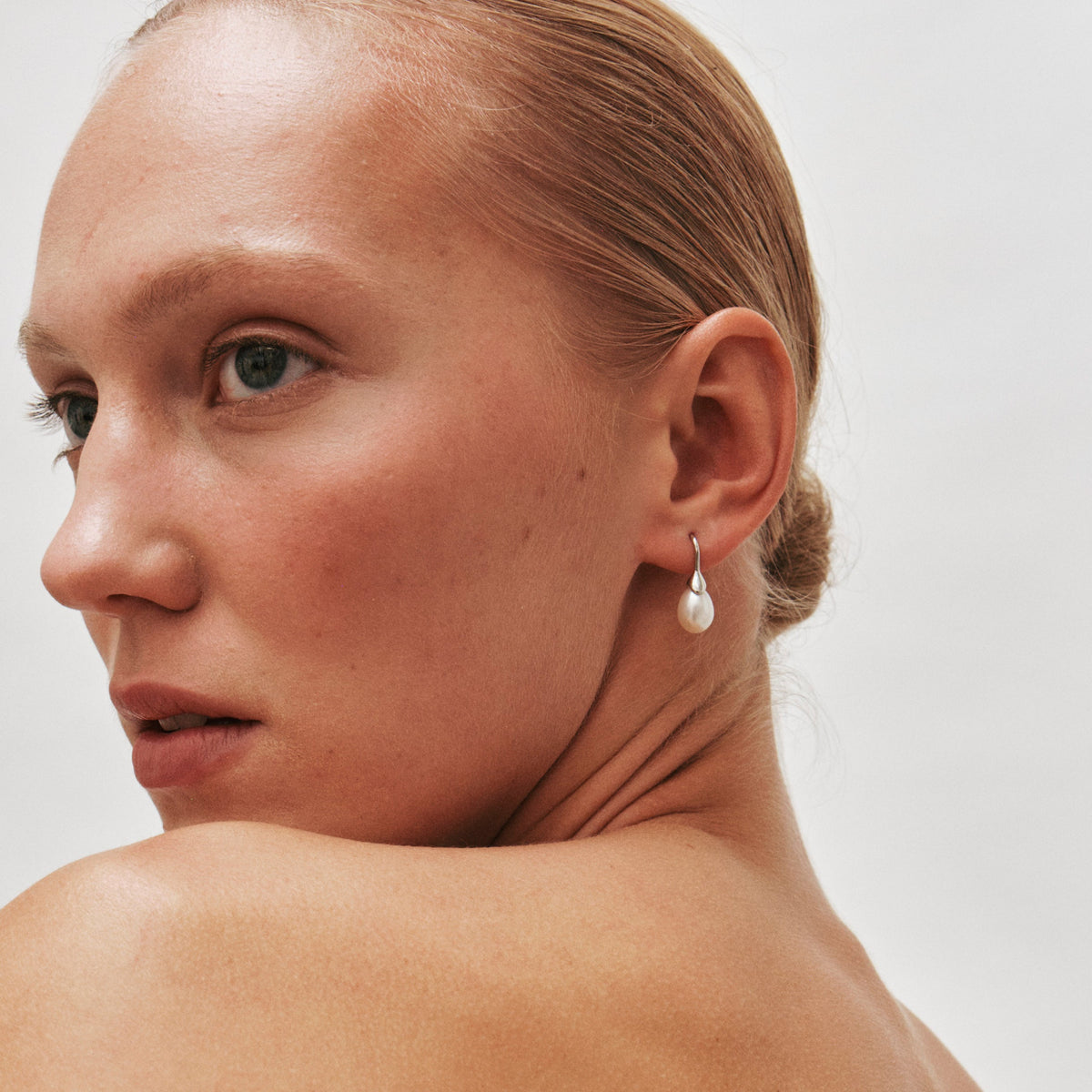 ODETTE PEARL EARRINGS - image 13